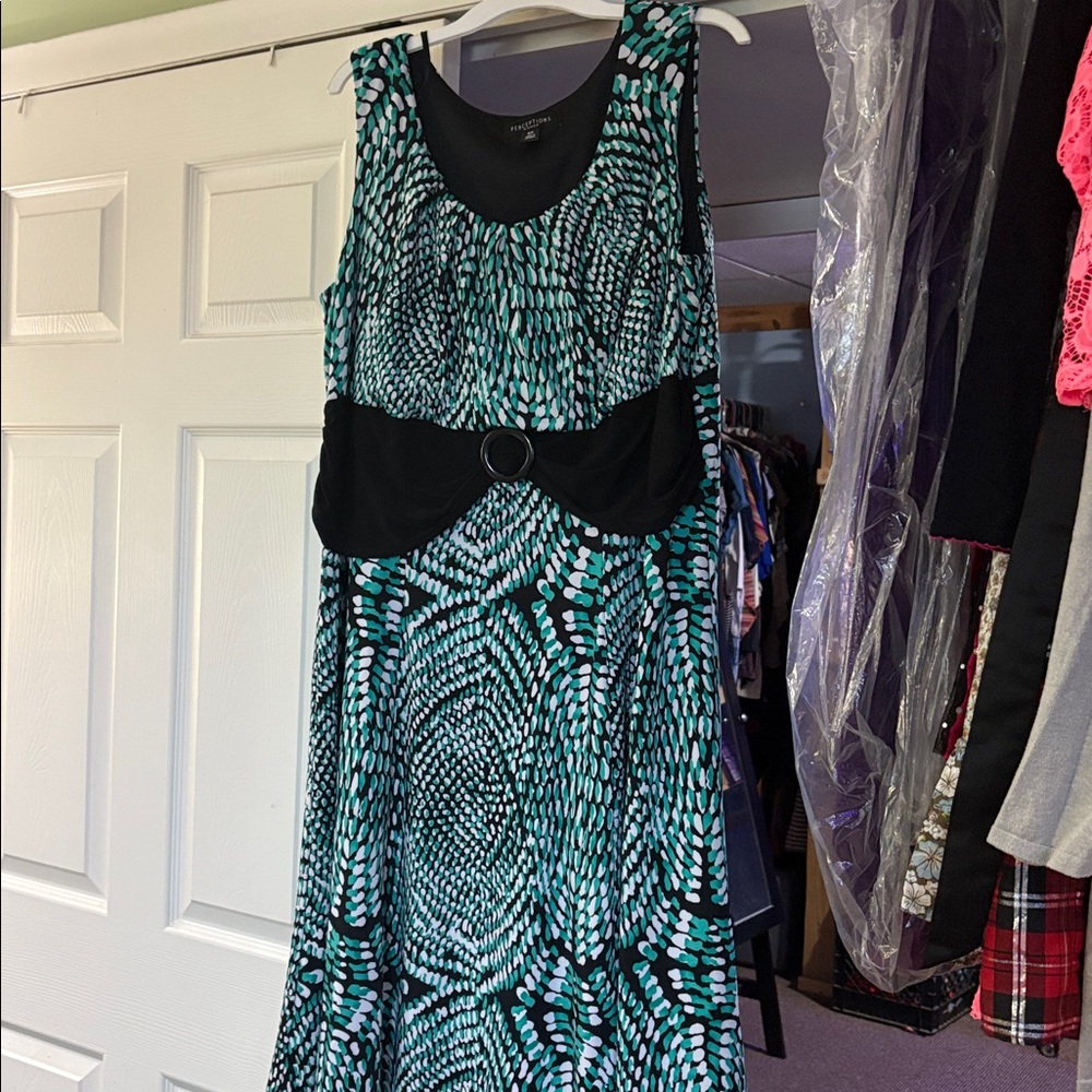 Green, black & white dress